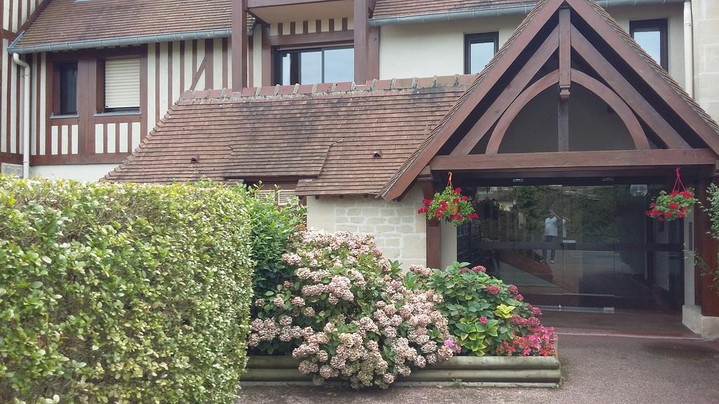 Les Manoirs Appartement Deauville Buitenkant foto