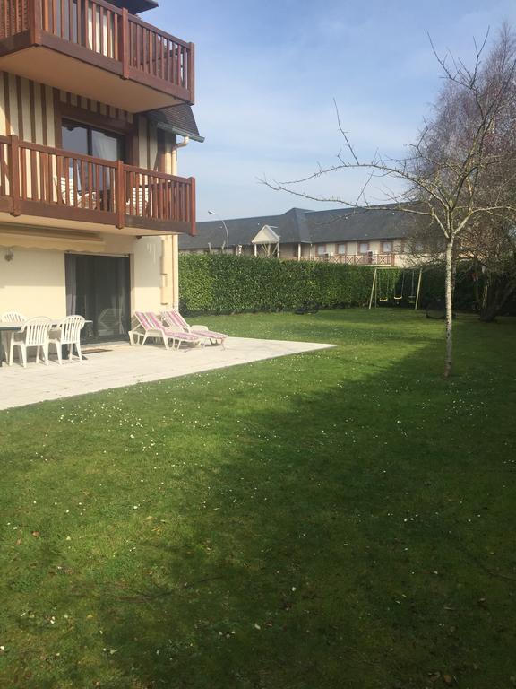 Les Manoirs Appartement Deauville Buitenkant foto